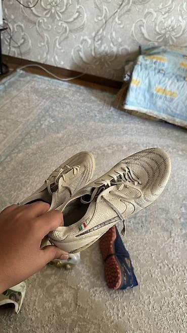 адидас: Nike Tiempo Legend futbol butsaları
Alinib 120 azn e — 1