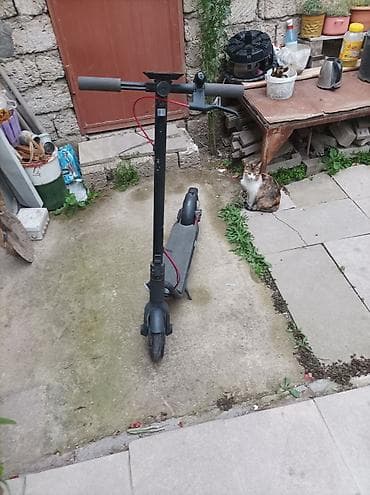 su skuter satisi: ​Salam.Navee V40 Pro elektrik samokatını ​Samokatın korpusu — 1