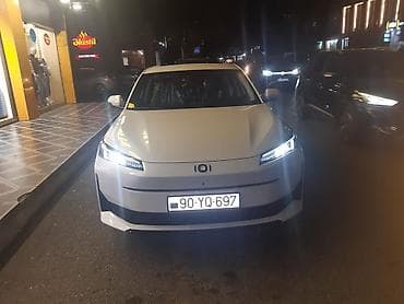 Aksesuarlar və tüninq: Model: Omoda A05 (sedan) Rəng: ağ Yanacaq sistemi: hibrid (benzin + — 1