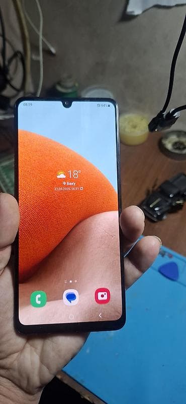 notebook ekran: Salam samsunq A32 natura karkazli ekran satiram isdeyen olsa elaqe — 1