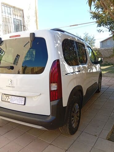 osram lampaları: Peugeot : 1.5 l | 2023 il 55000 km Van/Minivan — 6