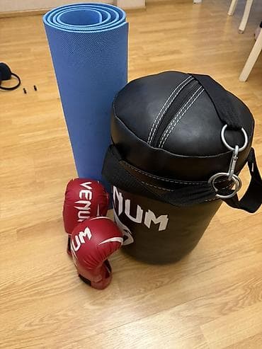 Boks və fitnes dəsti Tərkib: - Venum markalı qırmızı boks əlcəkləri