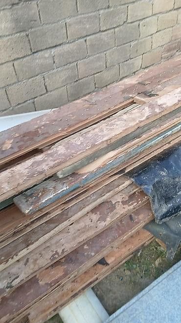 qapi taxta: 3lük təmiz taxta, çornıy pol üçün kvadratı 3.50 azn Taxta şalban və — 2