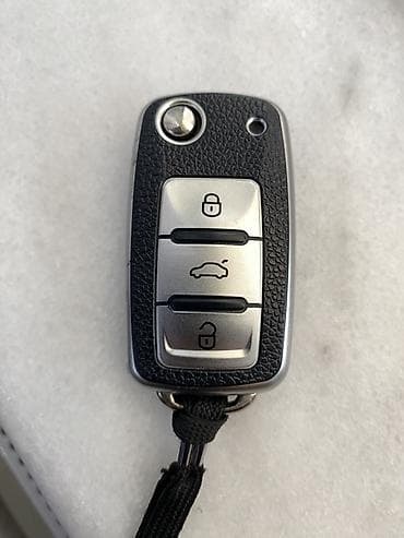 pm antena: Volkswagen Polo Sedan – ağ rəng, 4 qapı, kompakt və iqtisadi şəhər — 8