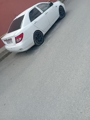 barmaqlıq: BYD F3: 1.5 l | 2008 il 23583 km Sedan — 3