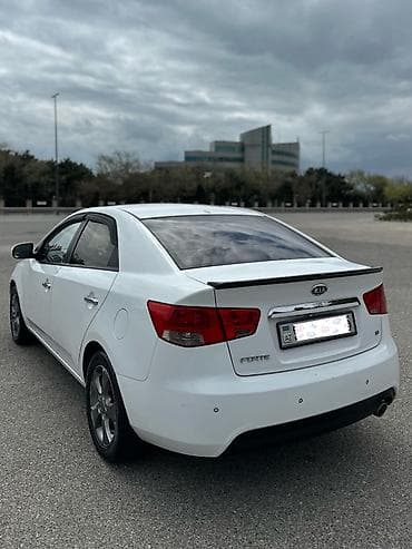 kia set: Kia Cerato: 1.6 l | 2008 il Sedan — 3