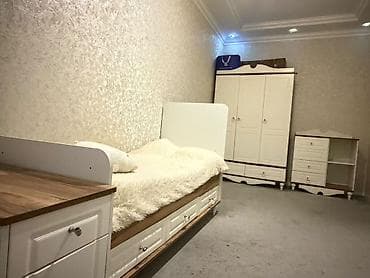 Uşaq otaq destı 350 azn. Tecili satılır . Göründüyü kimi seliqelidir — 2
