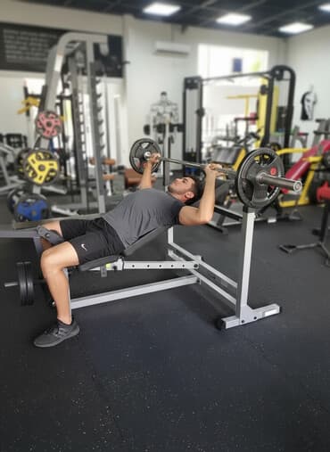 ştanq qrifi: Çoxfunksiyalı trenajor skamyası – ştanq üçün rekli (inklinasiya) və — 1