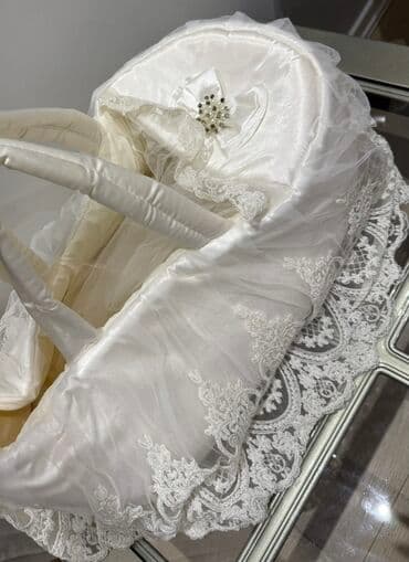 2 mərtəbəli çarpayı: Oğlan və qız üçün, Yeni, Yumru, Beşik, Dəst ilə, Matrassız, Yellənmə mexanizmsiz — 2