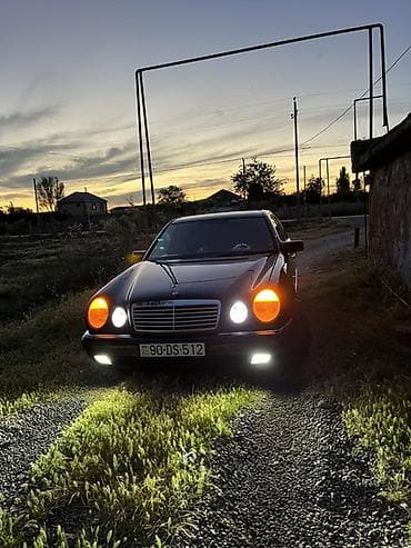ford fusion diskileri: Mercedes-Benz E 240: 2.4 l | 1998 il Sedan — 7