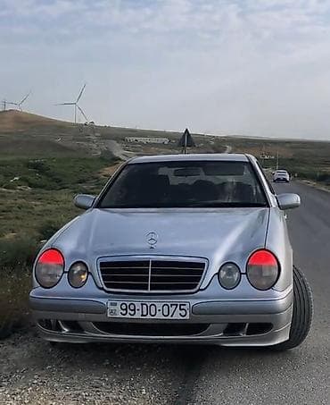 mini canta: Mercedes-Benz E-Class: 2.2 l | 2001 il Sedan — 2