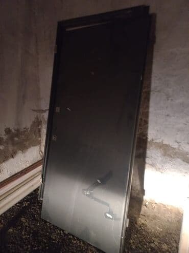 Dəmir seyf giriş qapısı – komplekt qapı Rusiyadan gəlmədir. sadəcə