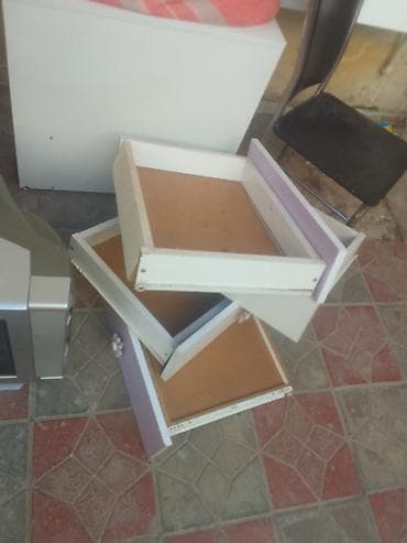 Uşaq çarpayısı dəsti satılır. Dəstə çarpayı karkası, uyğun ölçülü