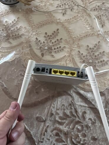 internet paketleri: Tenda Wi‑Fi router - Model: Tenda (şəkildə göstərilən seriya) – 2 — 1