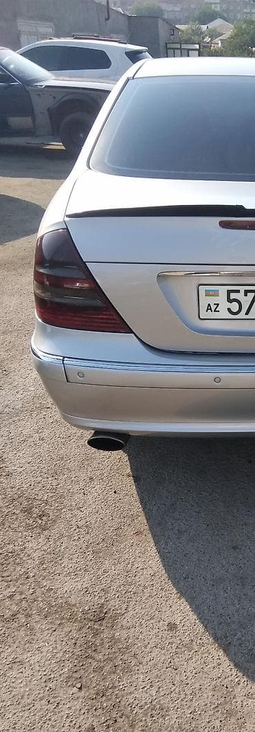masin sat: Mercedes-Benz W211 arxa hissə üçün aksesuarlar: arxa stoplar satilir — 2