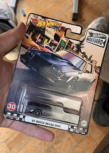 Kutu altdan açıqdı.premium modeldi real alıcıya cuzi endirim olacaq