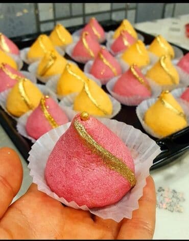 Şirniyyat məhsulları: QÖNÇƏ şirniyyatı 🌹 çoxxx dadlıdı istədiyiniz formada hazırlanır. İçi — 1