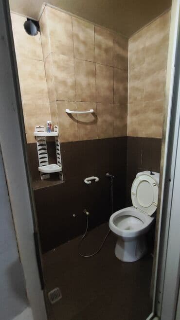 kiraye ev nermanovda: Hər şəraitli. komsamol dairəsində piyada keçidin yanında. 2 otaqlı ev — 8