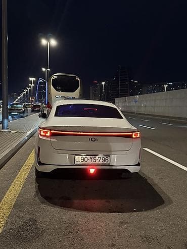 Tesla: Tesla : 1.5 л | 2025 г. 75000 км Седан — 5