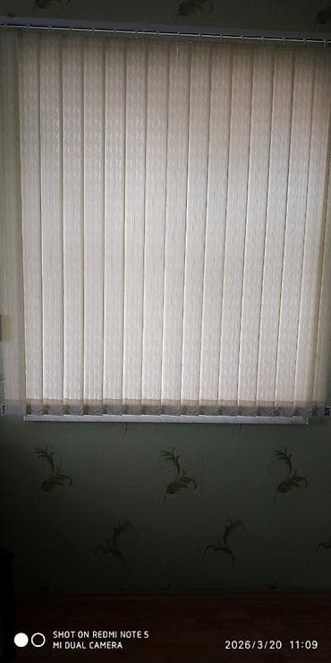 Şaquli jalüz pərdə kv.metrri 15 manat yeni kimidi alan gelib baxa