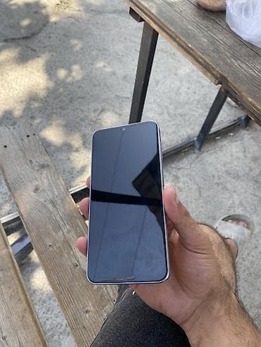 hisense infinity e9: Samsung Galaxy A17, 256 GB, rəng - Gümüşü, Barmaq izi, İki sim kartlı, Face ID — 4