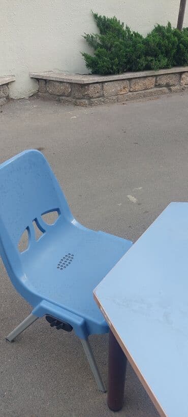 uşaqlar ucun taxta carpayılar: Uşaqlar üçün masalar oturacaqlar bagça məktəb rəsmdə işlənə bilən — 2