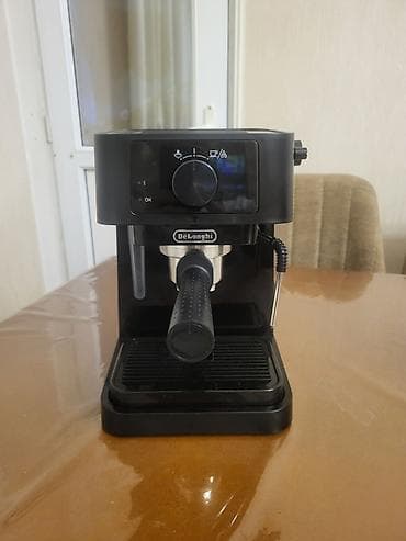 Qəhvə maşını Delonghi, Yarımavtomat, Su qabı ilə — 1