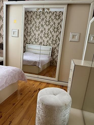 Ev üçün mebel: Yataq otağı mebel dəsti Tərkibi: - 2 qapılı güzgülü böyük dolab — 1