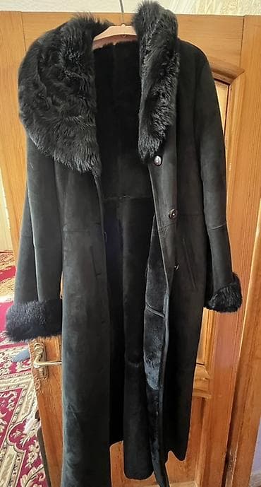 Baş geyimləri: Qadınlar üçün uzun qara dəridən/kürk astarlı palto - Model: Uzun — 1