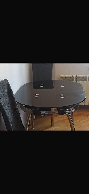 divan olcusu: Klassik üslubda dəst mebel Tərkib: - 3 nəfərlik divan – yumşaq velür — 2
