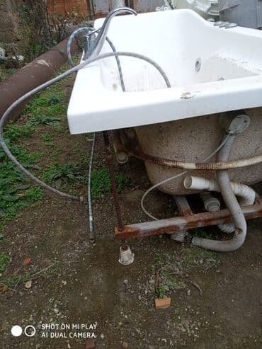 Normal vəziyyətdə hamam vannasl satılır .problemsizdi.vtsp var