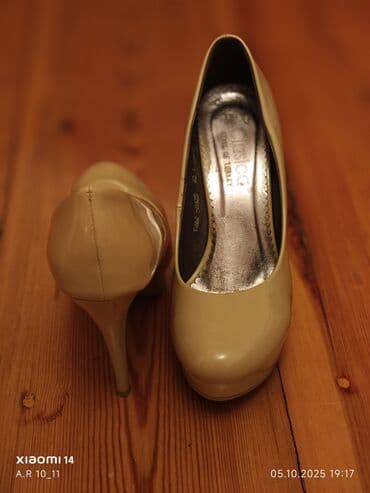 женские классические туфли на танкетке: Qadın ayaqqabıları – 2 cüt 1) Qırmızı klassik tufli - Material: zamşa — 32