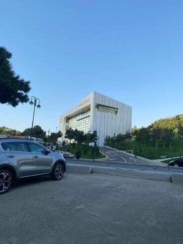 mingecevir obyekt: Əhmədlidə ukraina meydanı tərəfdə yerləşən ümumi sahəsi 60 kv,m olan — 11