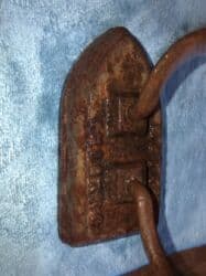 Əntiq vazalar: Antik döküm ütü (köhnə tip “kömürsüz” qızdırılan ütü) - Material — 3