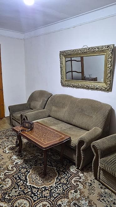 berde ev: Merkezi Parkin Yaninda 2 otag temirli esyali heyet evi kiraye verilir — 10