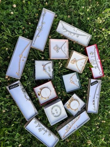 kişilər üçün trusu dəsti: GUESS brendinə aid zərgərlik aksesuarları dəsti kolleksiyası. - — 5