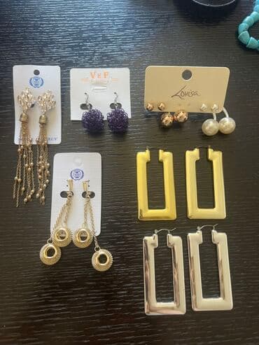 fehle iş: Dəbli və müxtəlif sırğalar dəsti. Dəstdə müxtəlif üslub və dizaynda — 1