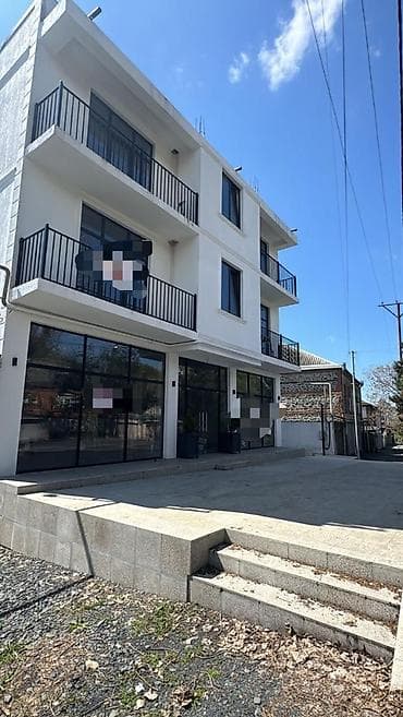 сдается 3 комнатная квартира: Zaqatalada, şəhərin mərkəzində, Azərbaycan prospektində yerləşən — 2