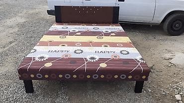 Kravatlar təzə hazırları var Çatdırılma münasib qiymətə Bir nəfərlik