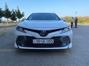 bmw 330 i: Toyota Camry: 2.5 l | 2019 il Sedan — 1