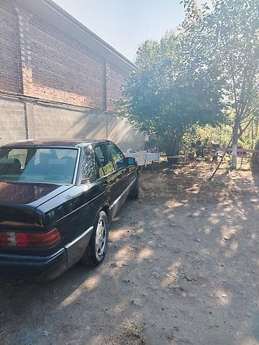 w124 karobka: Mercedes-Benz 190: 2 l | 1990 il Sedan — 4