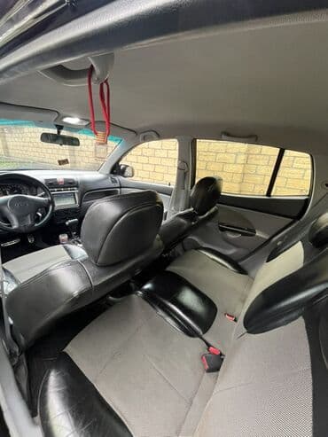 azlitrajlı avtomobil: Xüsusiyyətlər: - Kompakt kuzov, şəhər üçün çevik idarəetmə - Ön duman — 7