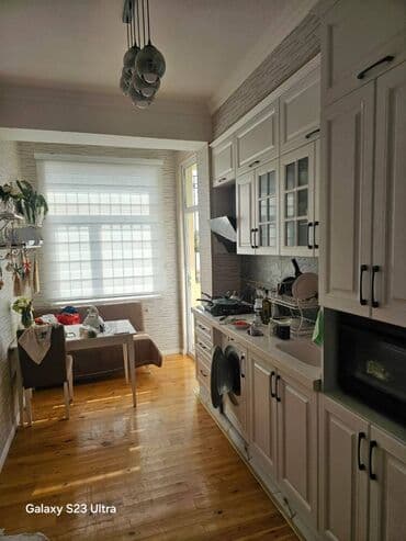 Трюмо: 3500 manata satılır Yataq otağı-2 nəfərlik yataq,paltar dolabı,2 ədəd — 3