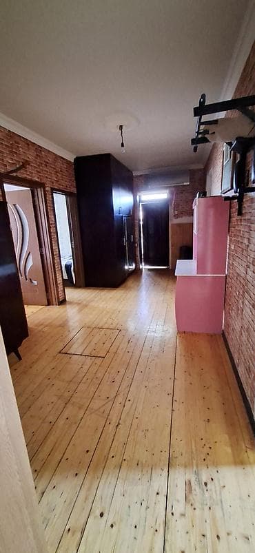 28 may ev: 🏡 MEHDİABADDA SATILIQ EV 📍 Ünvan: Mehdiabad qəsəbəsinin mərkəzi 📏 — 7