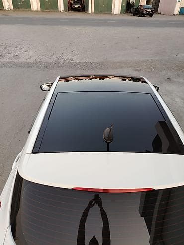 purjun satisi: Hyundai i30 (ağ rəng, hatchback) - Kuzov: 5 qapılı hatchback — 7