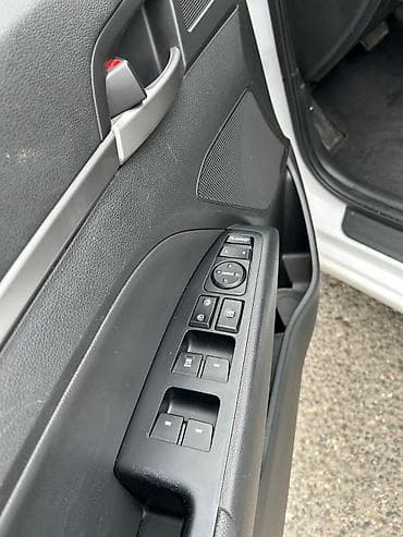 port baqaj: Hyundai Elantra: 1.6 l | 2018 il Sedan — 9