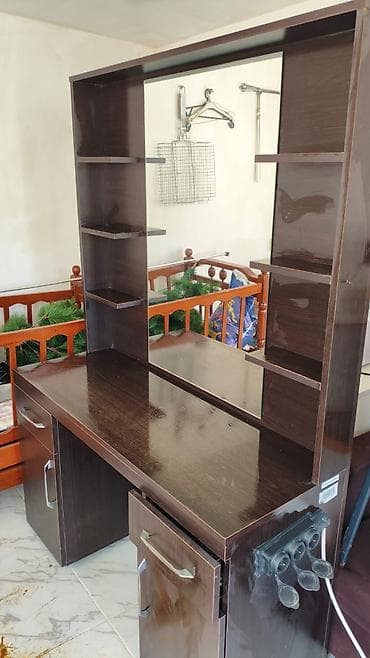 Стол для стрижки, С зеркалом