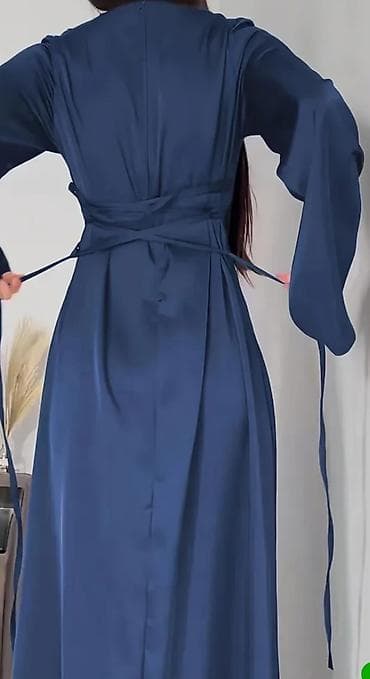 Qadınlar üçün zərif maxi don – tünd göy - Model: Uzun, axıcı siluetli — 3