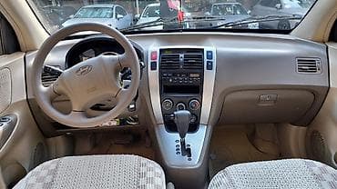 Hyundai Tucson, qara rəng, 5 qapılı SUV. İli 2006-nın sonu(2007 — 10
