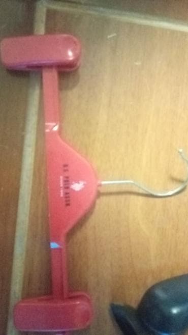 askı: Məhsul: Paltar askıları dəsti Tərkib: - 1 ədəd qara şalvar/ətək — 5